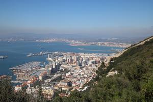 Blick auf Gibraltar und Marina Alcaidesa