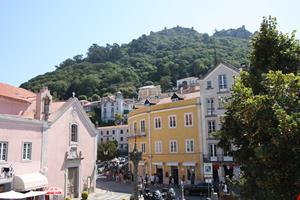 Altstadt mit Blick auf Castelo